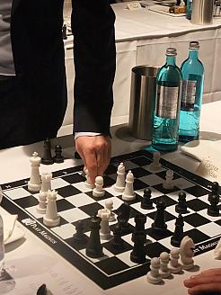Carlsen zieht. Es gibt bereits gefhrliche Drohungen